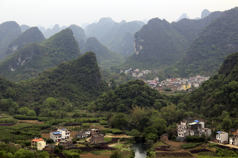 2017-04-11_105728 china-2017.jpg - Yangshuo - Aussicht auf die Karstlandschaft